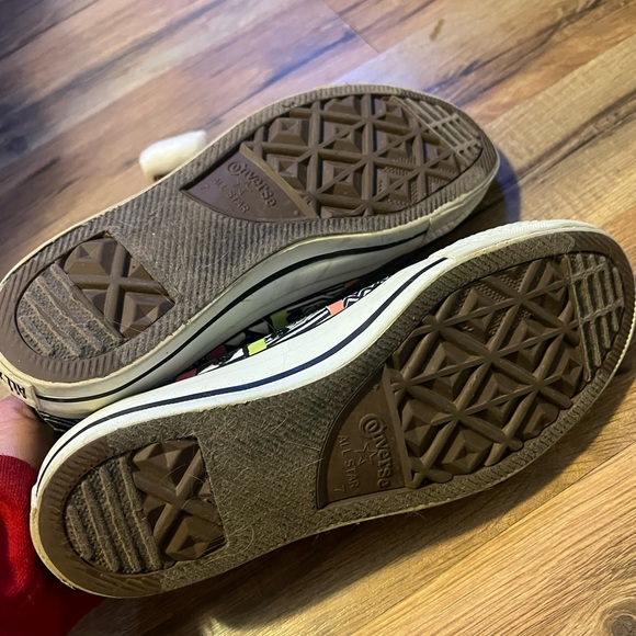 Womens multicolored converse size 9 - Picture 3 of 4